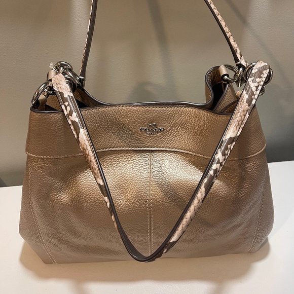 Coach Shoulderbag - Picture 1 of 4